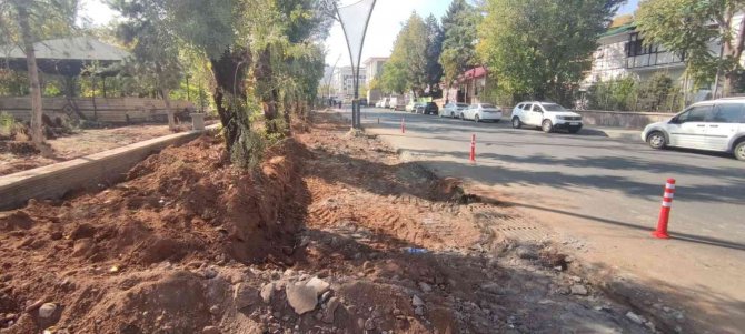 Bingöl’de Yol Çalışmaları Sürüyor