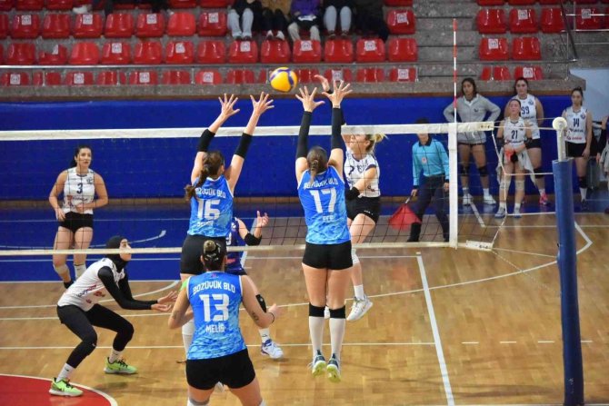 “Bizim Kızlar” Deplasmandan 3-0’lık Galibiyetle Döndü