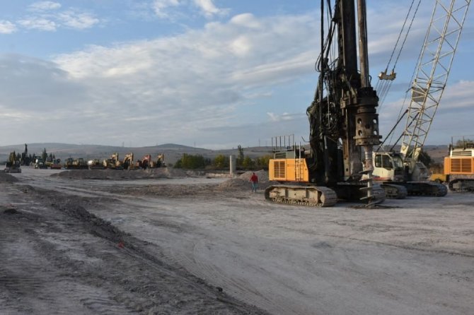 Balıkesir Geçişini 5 Dakikaya Düşürecek Kuzeybatı Çevreyolu’nun Temeli Törenle Atıldı