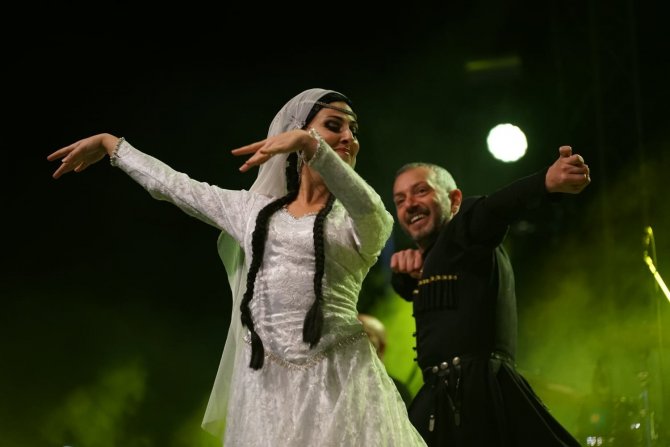 Cumhuriyet Bayramı Kardeş Kültürleri Kartal’da Buluşturdu