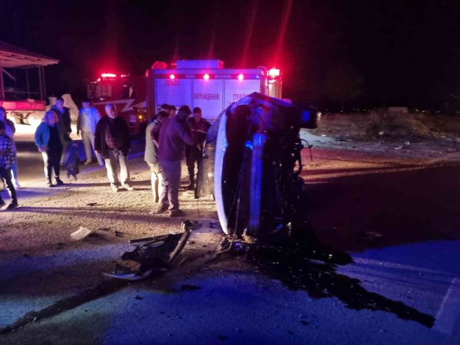 Kavşakta Takla Atan Otomobilin Sürücü Yaralandı