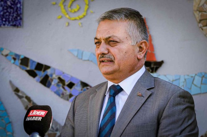 3 Bin 500 Parçadan Oluşan “Atık Sanat Duvarı”