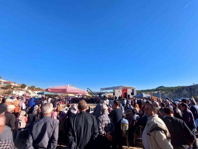 Gördes’te Ayva Ve Üzüm Festivali Yapıldı