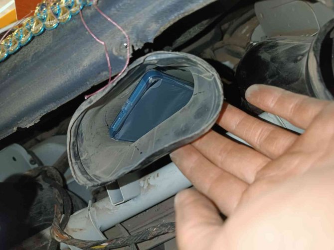 Habur Sınır Kapısı’nda Binlerce Kaçak Cep Telefon Ele Geçirildi
