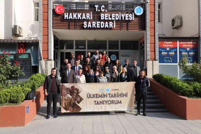 Hakkari’de 30 Genç İ̇stanbul’a Uğurlandı