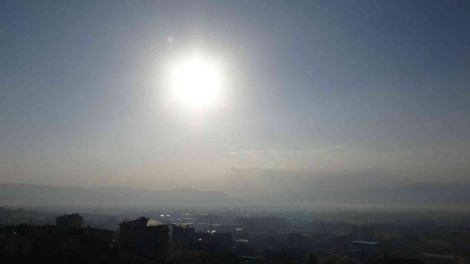 Yüksekova Sis Altında