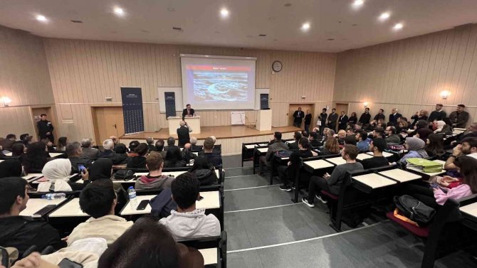 Doç. Dr. Cihat Yaycı: "Yunanistan’ın Karasularını 1 Mil Arttırmasına İzin Vermemeliyiz"