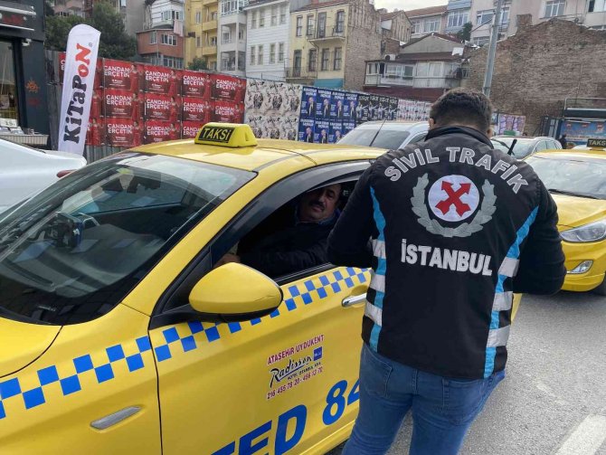 Ceza Yiyen Taksiciden İlginç Tepki: “Benim Gibi Bir Tane Taksici Var Mı, Hepsi Gaspçının Teki”