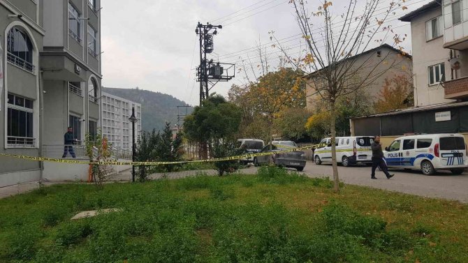 Apartman Dairesinde Yangın: 1 Ölü