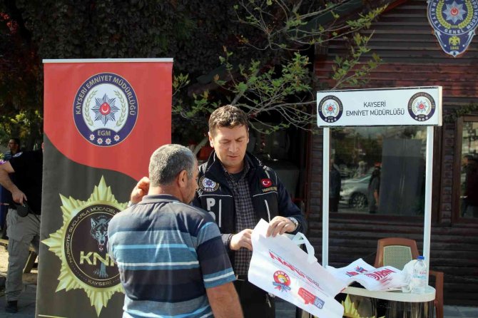 Vatandaşlar Narkotik Suçlarla İ̇lgili Bilgilendirildi