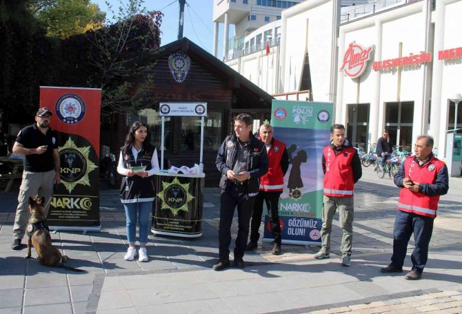Vatandaşlar Narkotik Suçlarla İ̇lgili Bilgilendirildi