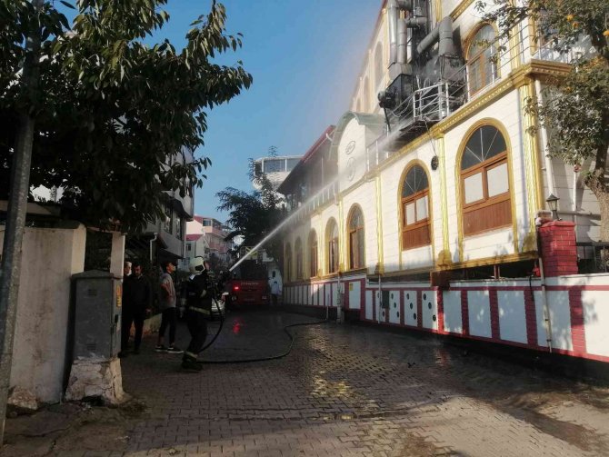 Kebapçı Dükkanında Çıkan Yangın Korkuttu