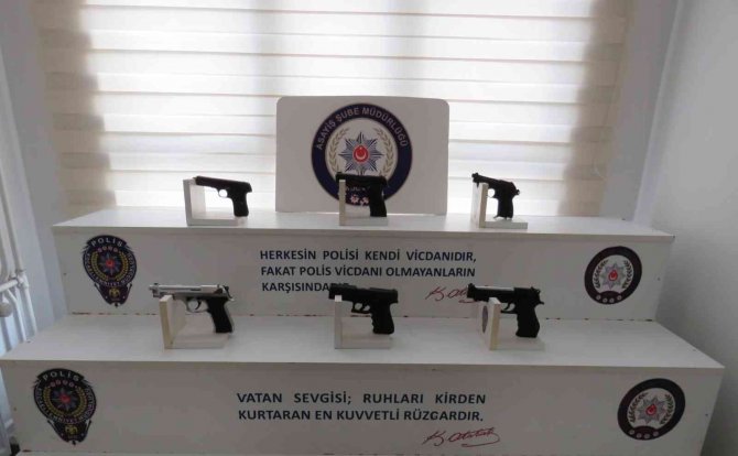 Kocaeli’de Çok Sayıda Silah Ele Geçirildi