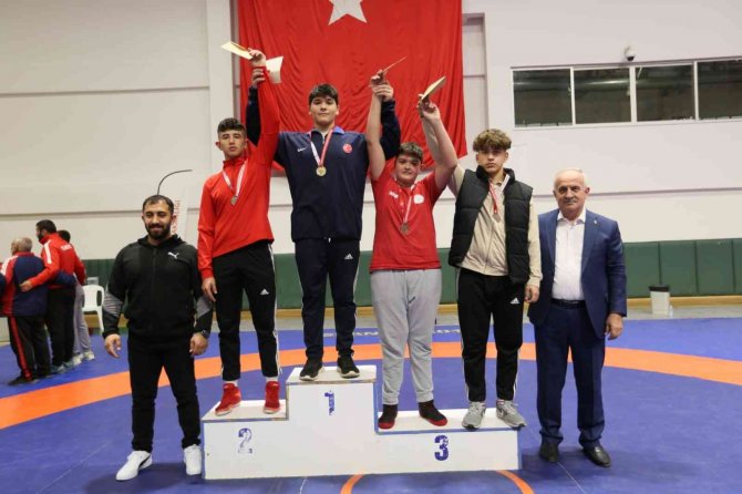 118 Sporcu Derince’de Mindere Çıktı