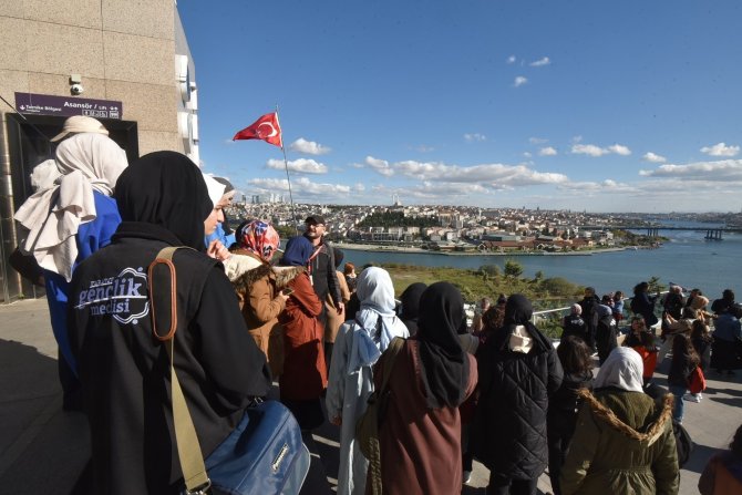 “Karatay Okuyor” Projesinin Başarılı Öğrencileri İ̇stanbul’u Gezdi