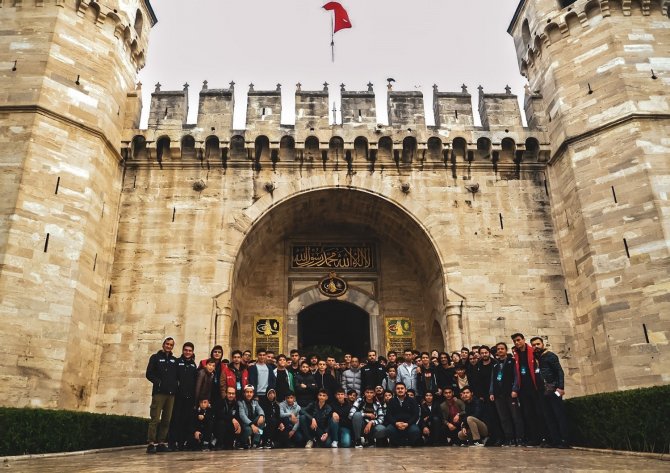 “Karatay Okuyor” Projesinin Başarılı Öğrencileri İ̇stanbul’u Gezdi