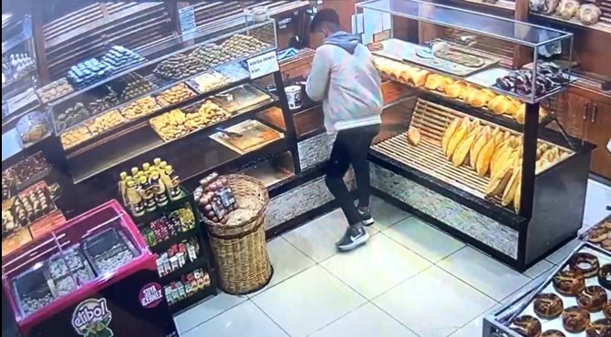 ’Askıda Ekmek’ Kumbarasını Çalan Şüpheli Kameraya Yansıdı