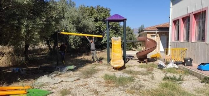 Sarıgöl’de 10 Okula Oyun Parkı