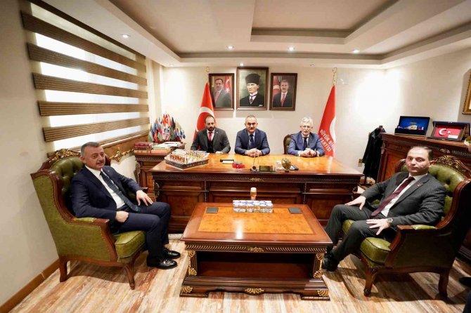 Bakan Özer Kocaeli’nde