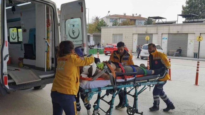 Minibüsün Altında Metrelerce Sürüklenen İşçinin Ölümü Kamerada