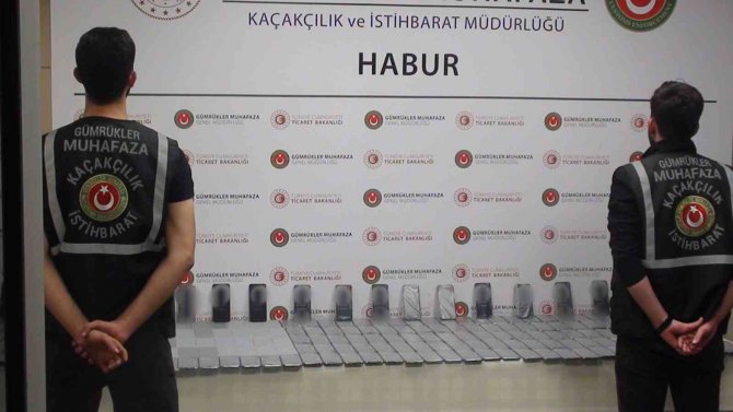 Habur Sınır Kapısı’nda Binlerce Kaçak Cep Telefon Ele Geçirildi