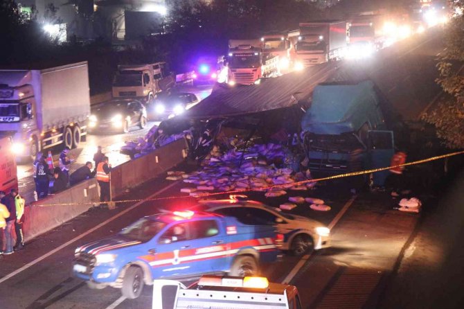 Sakarya D-650 Kara Yolu’nda Feci Kaza: 1 Ölü, 1 Yaralı