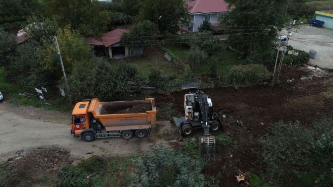 Tekkeköy’de 18 Mahallenin Yol Sorunu Çözülüyor