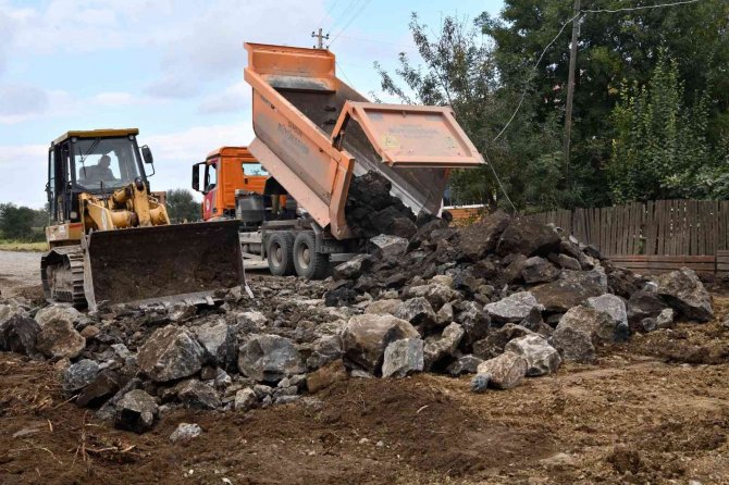 Tekkeköy’de 18 Mahallenin Yol Sorunu Çözülüyor