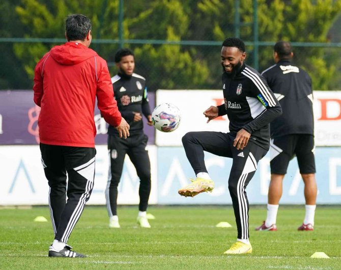 Beşiktaş’ta Neşeli Antrenman