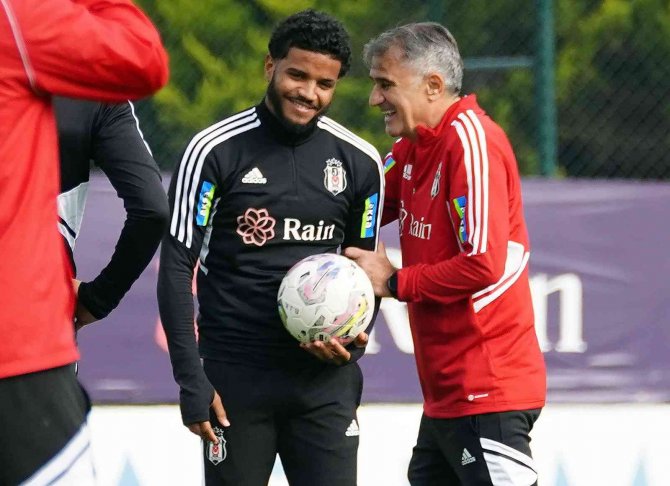Beşiktaş’ta Neşeli Antrenman