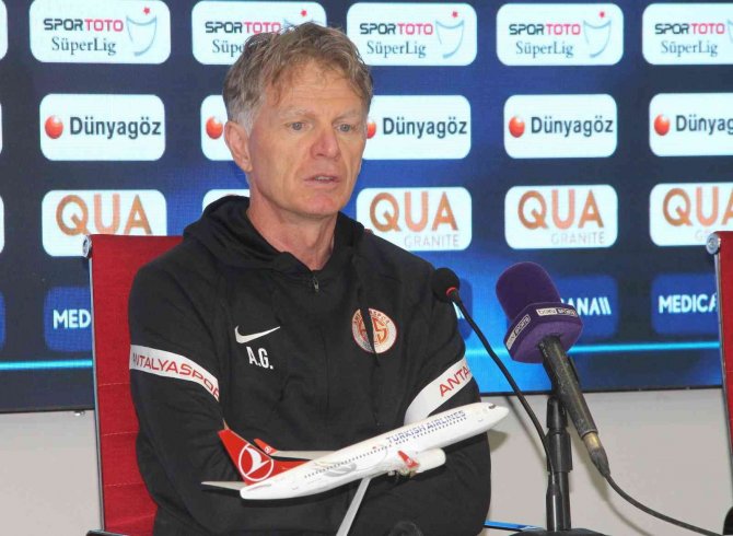Groenendijk: “Rakibin Karşısında Müthiş Duruş Sergiledik”