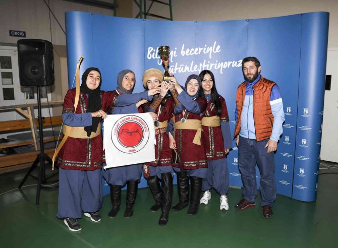 Subü’de Geleneksel Okçuluk Puta Koşusu Düzenlendi