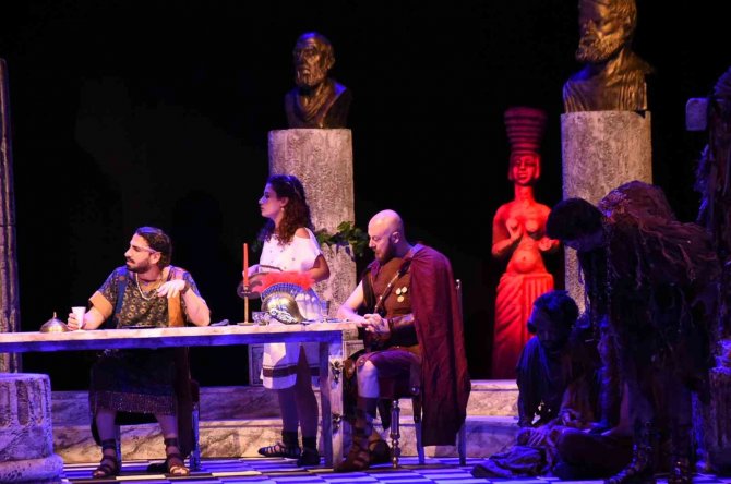 Tarsus Şehir Tiyatrosu ’Ezop’ Oyunu İle Adana’da Sanatseverlerle Buluştu