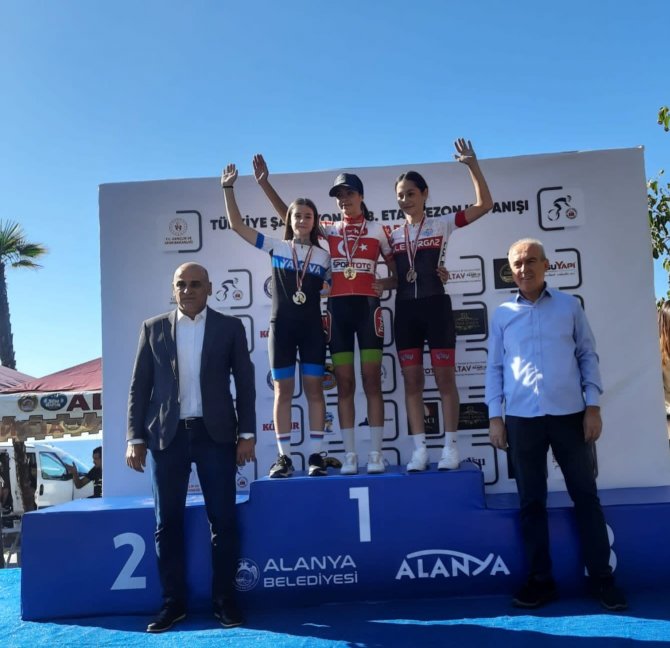 Torku Bisiklet Takımı Alanya’da Madalyaları Topladı
