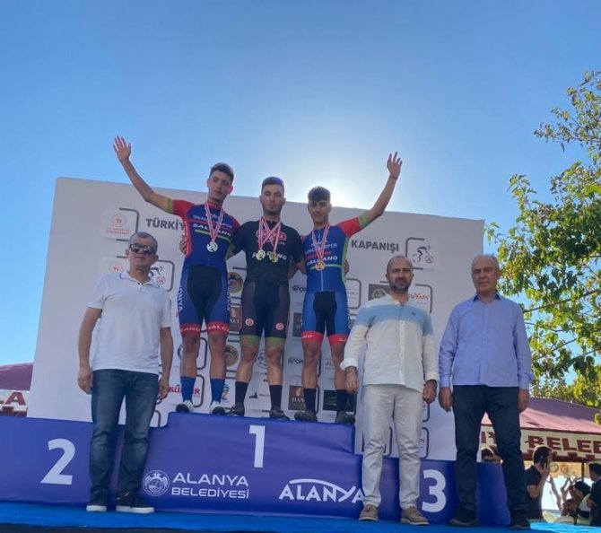 Torku Bisiklet Takımı Alanya’da Madalyaları Topladı