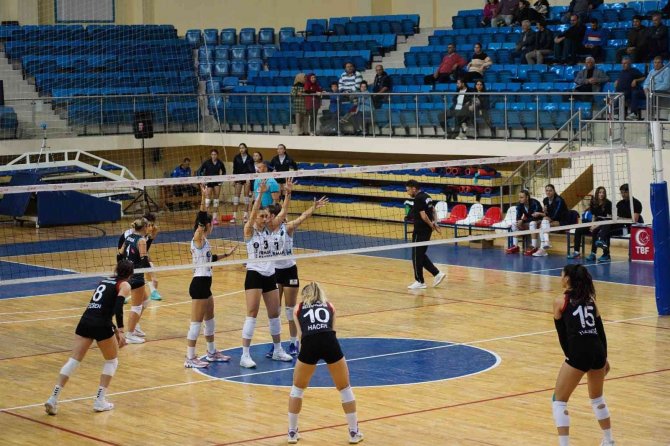 Tvf Kadınlar 2. Ligi: Bilecik Belediye Spor Kadın Voleybol Takımı:3 - Mfa Zonguldak Dsi̇:1
