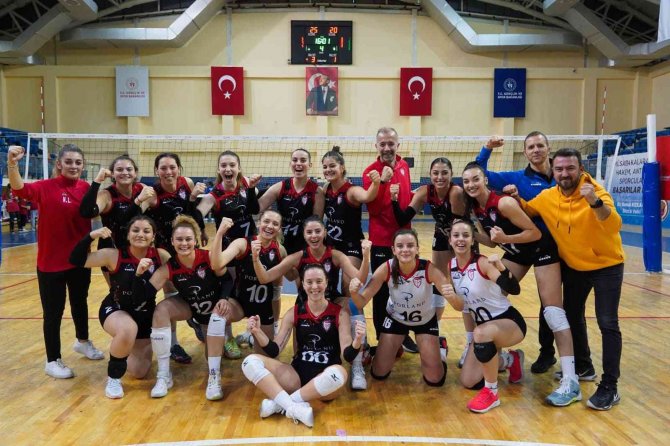 Tvf Kadınlar 2. Ligi: Bilecik Belediye Spor Kadın Voleybol Takımı:3 - Mfa Zonguldak Dsi̇:1
