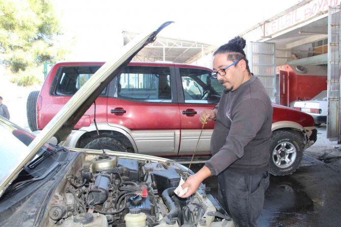 Sürücülere Ucuz Malzeme Uyarısı: Bin Tl’lik Masraftan Kaçarken 30 Bin Tl Ödemeyin