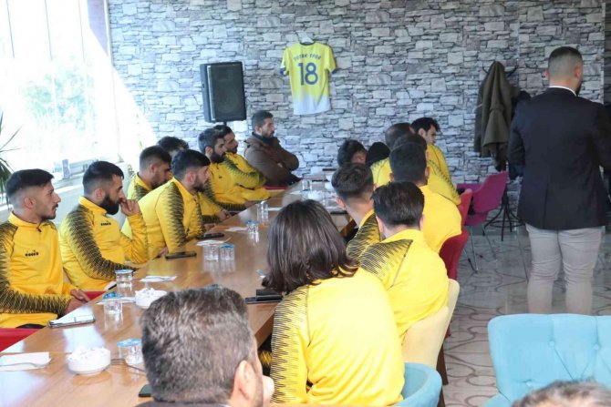 Tutakspor Yeni Kadrosuyla Sahalara Çıkmaya Hazır