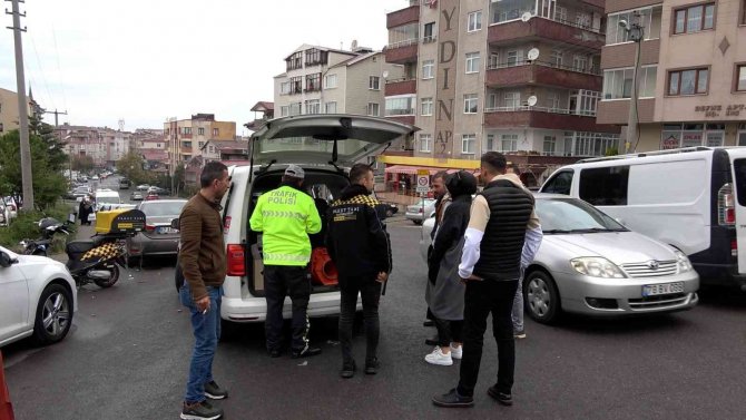 Motosiklet İle Otomobil Çarpıştı: 1 Yaralı