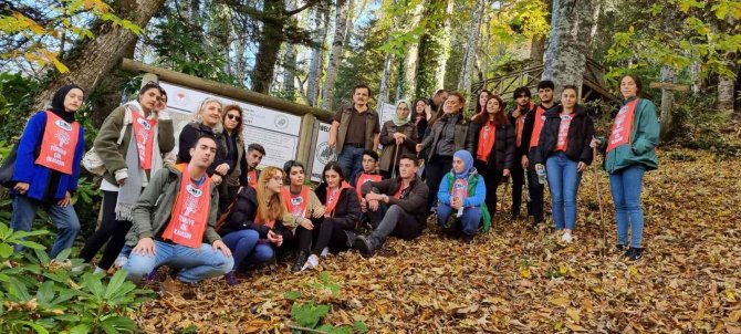 4 Bin 118 Yaşındaki Porsuk Ağacını Ziyaret Ettiler