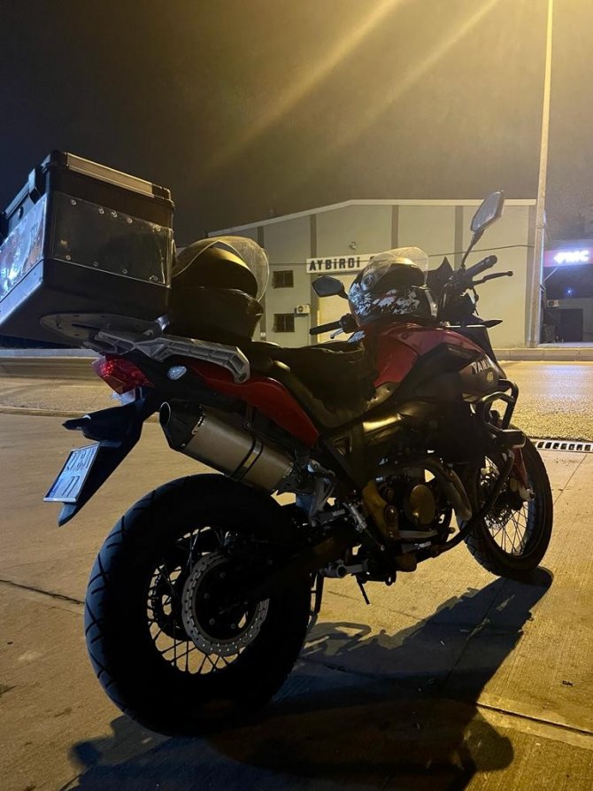 İ̇ki Kişi Motosikleti Çaldı