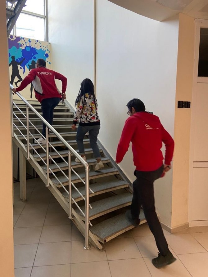 Uşak’ta ’Afet Farkındalık Eğitimleri’ Devam Ediyor