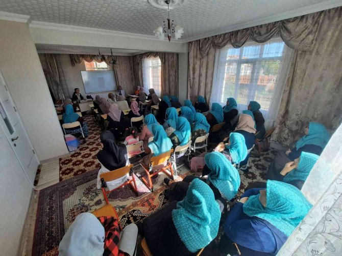 Uzman Psikologlar Davranışsal Bağımlılıklar Eğitimi Verdi