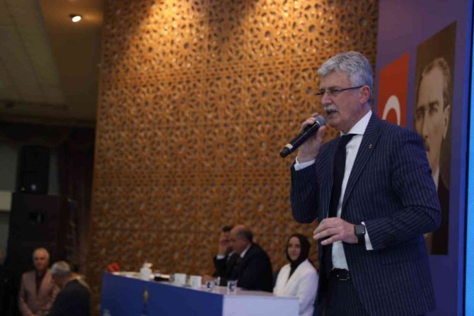 Ellibeş: "Türkiye Yüzyılı’nın İlk Işığı İ̇zmit’te Yandı"