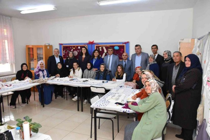 Atıl Durumdaki Okullar Köy Yaşam Merkezine Dönüştürülmeye Devam Ediyor