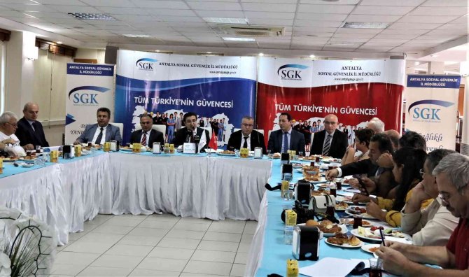 Turizm Kenti Antalya’da 130 Ülkeden 20 Bin 872 Yabancı Uyruklu Kişi İstihdam Ediliyor