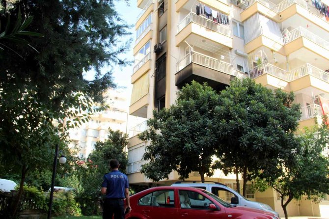 Yaktığı Daireye, Kendini Kilitleyince Polisi Alarma Geçirdi