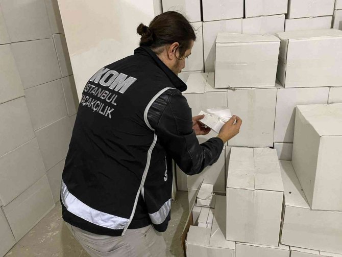 İ̇stanbul’da Büyük Operasyon: Piyasa Değeri 33 Milyon Olan Kaçak Tütün Ele Geçirildi
