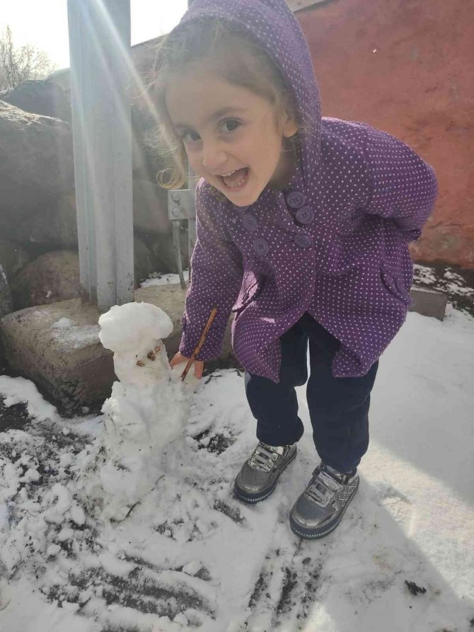 Ardahan’ın Yüksek Kesimlerinde Kar Yağışı Etkili Oldu
